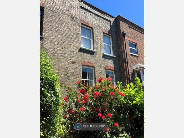 Studio To Rent In Aulton Place, London, SE11