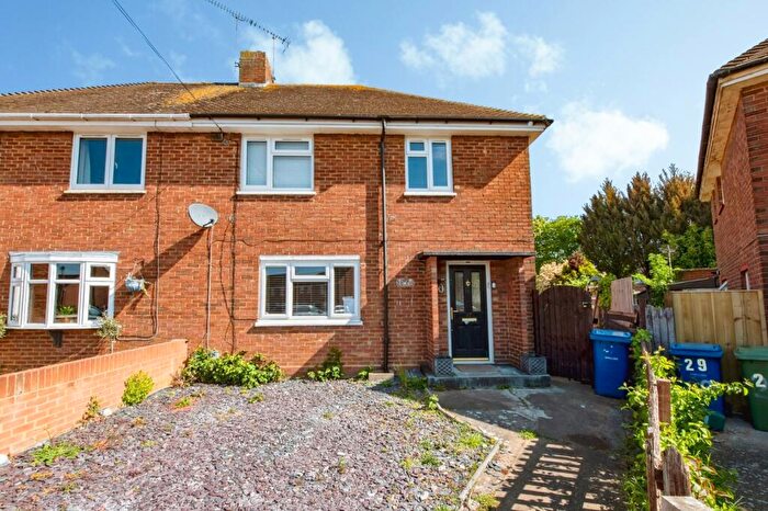 3 Bedroom Semi-Detached House For Sale In Myrtle Grove, Aveley, South Ockendon, Essex, RM15