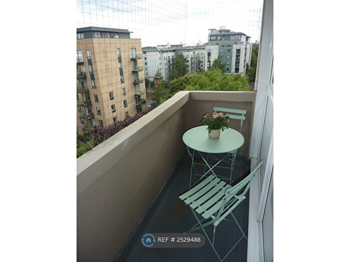 1 Bedroom Flat To Rent In Wicksteed House, Brentford, TW8