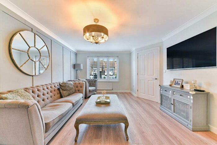 3 Bedroom End Of Terrace House For Sale In Hayton Crescent, Tadworth, KT20