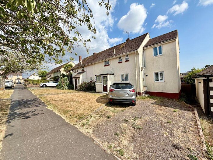 3 Bedroom Semi Detached House For Sale In Roe Avenue, Yeovil, Somerset, BA22