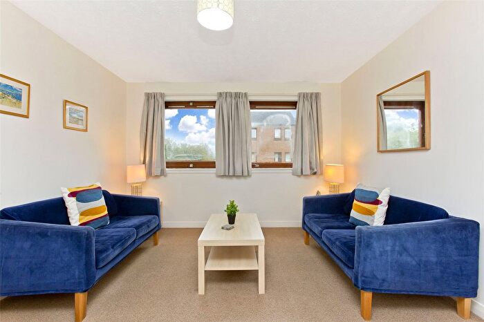 2 Bedroom Flat To Rent In Craighouse Gardens, Edinburgh, EH10
