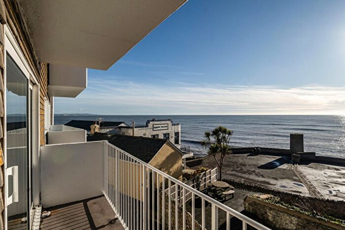 2 Bedroom Flat For Sale In Church Street, Lyme Regis, DT7