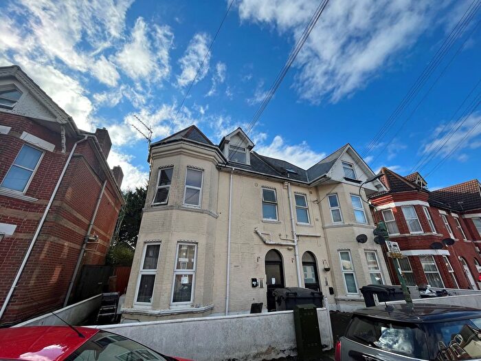 1 Bedroom Flat To Rent In Aylesbury Road, Bournemouth, BH1