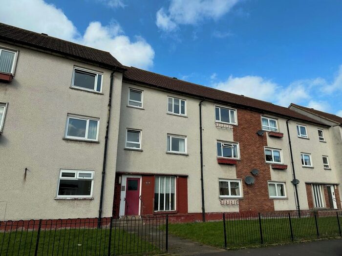 2 Bedroom Apartment To Rent In Roseberry Place, Hamilton, ML3
