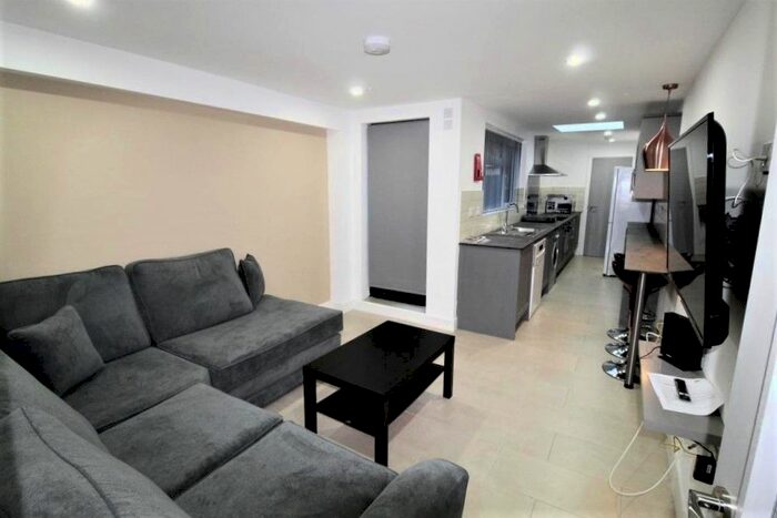 5 Bedroom Terraced House To Rent In Oxford Street, Coventry, CV1