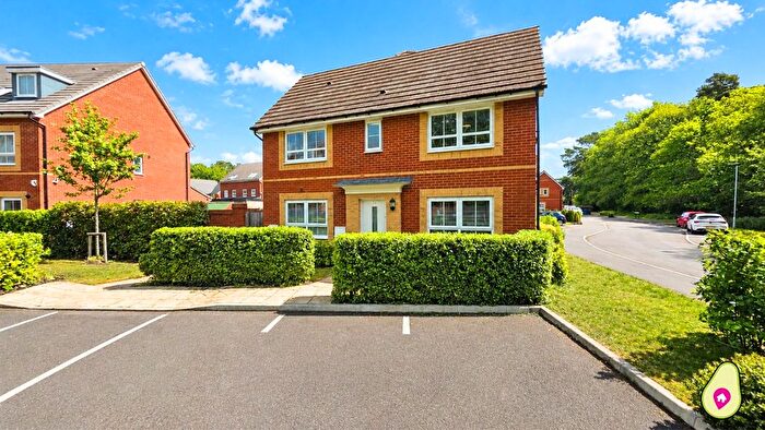 3 Bedroom End Of Terrace House For Sale In Compton Mead, Crowthorne, Berkshire, RG45