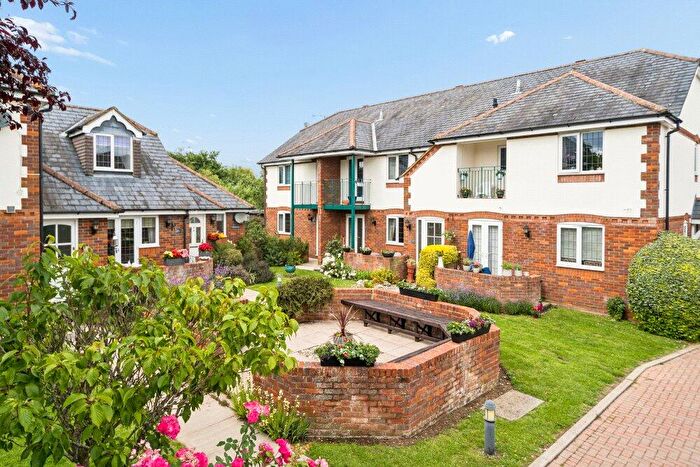2 Bedroom Flat For Sale In Dedmere Rise, Marlow, Buckinghamshire, SL7