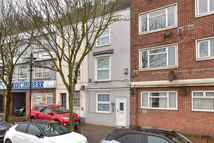 3 Bedroom Flat For Sale In Snargate Street, Dover, Kent, CT17