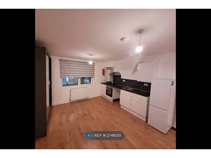 1 Bedroom Flat To Rent In High Street North, Dunstable, LU6