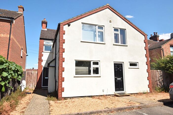 1 Bedroom Flat To Rent In Honey Hill Road, Bedford, MK40