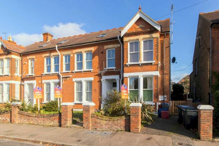 2 Bedroom Flat To Rent In Downs Park, - Downs Park, CT6