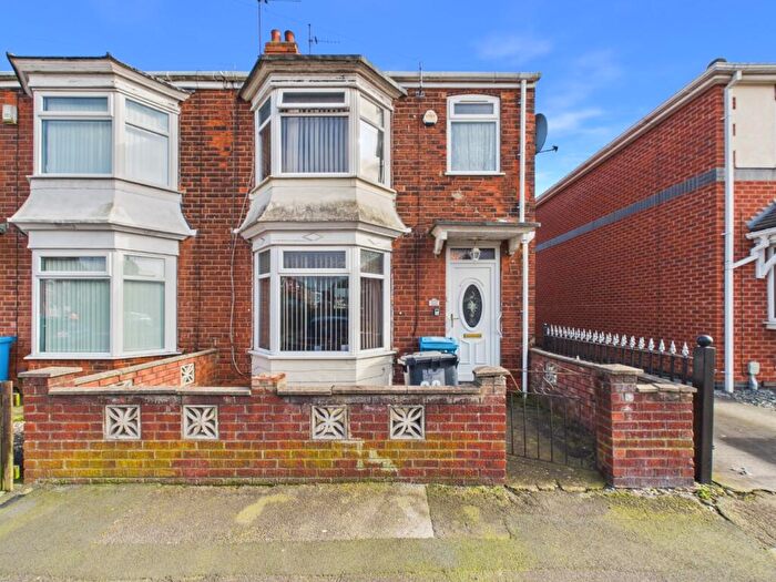 3 Bedroom End Of Terrace House For Sale In Ryde Avenue, Hull, HU5