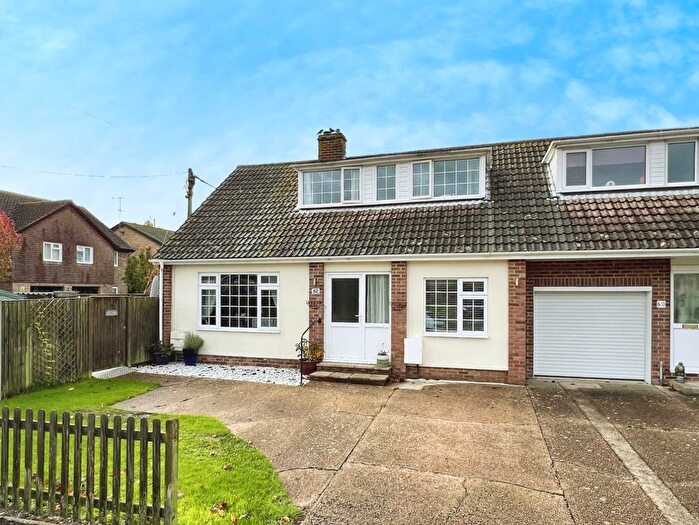 4 Bedroom Property For Sale In Station Road, Lyminge, CT18