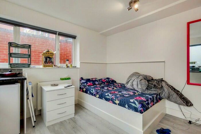 Studio To Rent In Sunnyside Terrace, London, NW9