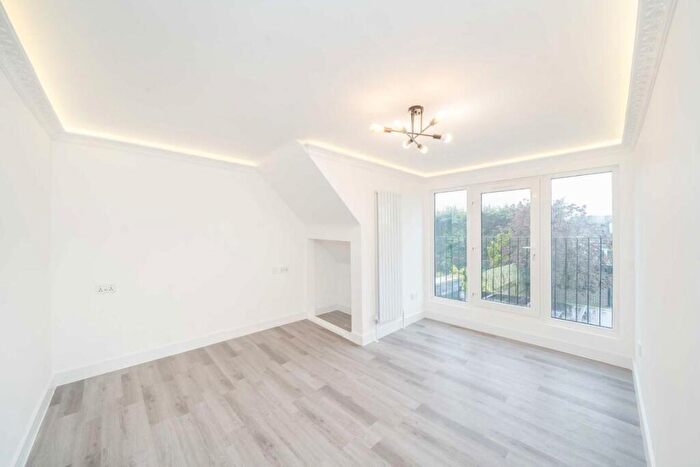 5 Bedroom Flat To Rent In Purley Avenue, Cricklewood, NW2