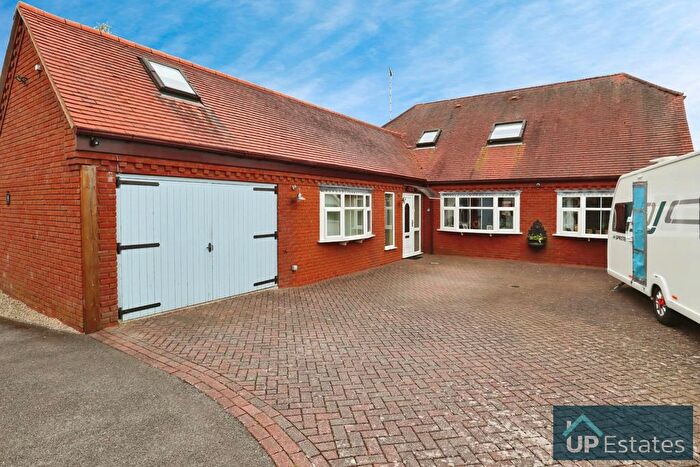 4 Bedroom Detached House For Sale In Brandon Lane, Coventry, CV3