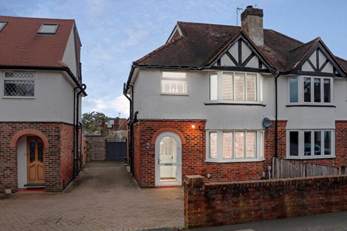 4 Bedroom Semi Detached House For Sale In Shepherds Lane, Guildford, GU2