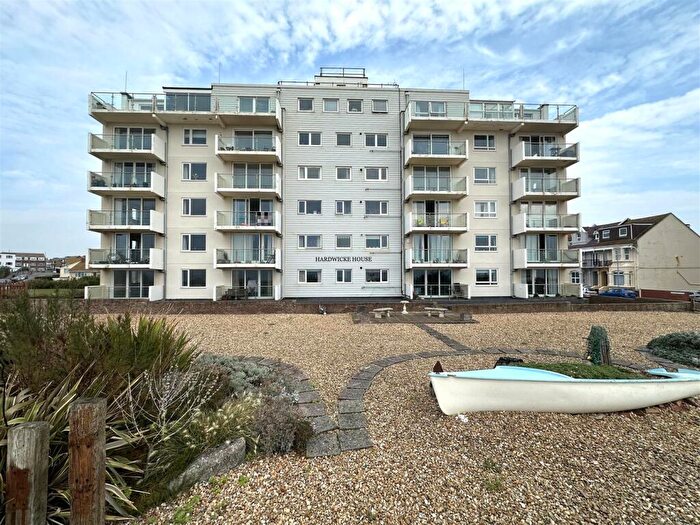 2 Bedroom Flat For Sale In Esplanade, Seaford, BN25