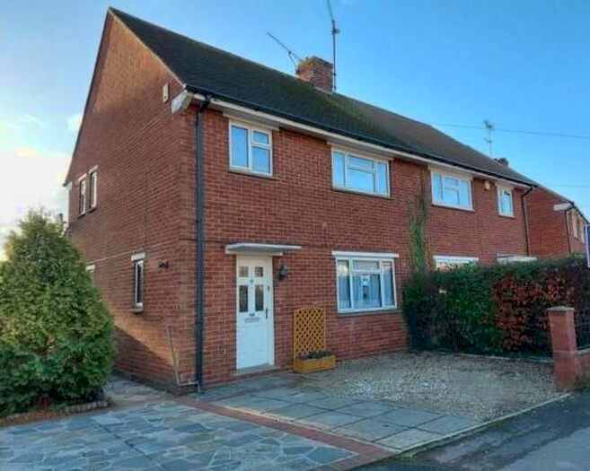 3 Bedroom Property To Rent In Larchfield Road, Maidenhead, SL6