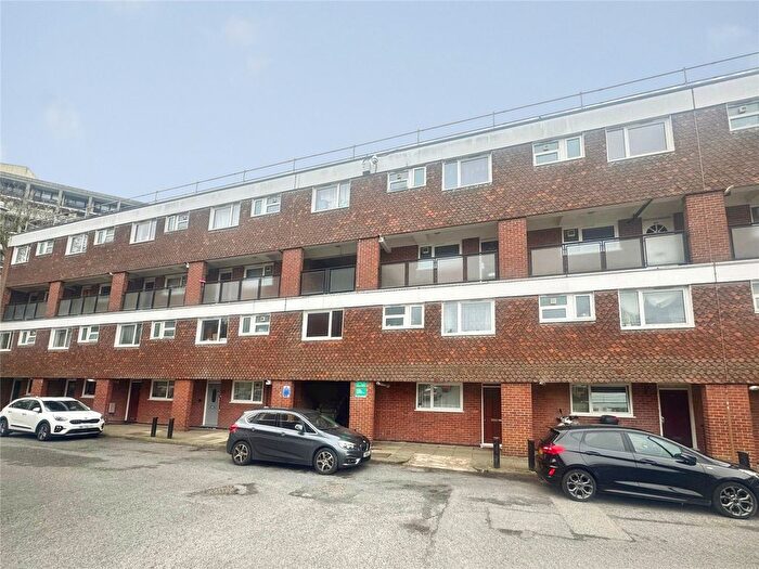 2 Bedroom Flat To Rent In Clarence Lane, Roehampton, SW15