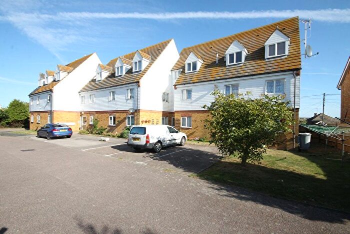 3 Bedroom Flat To Rent In Thames Court, ME12
