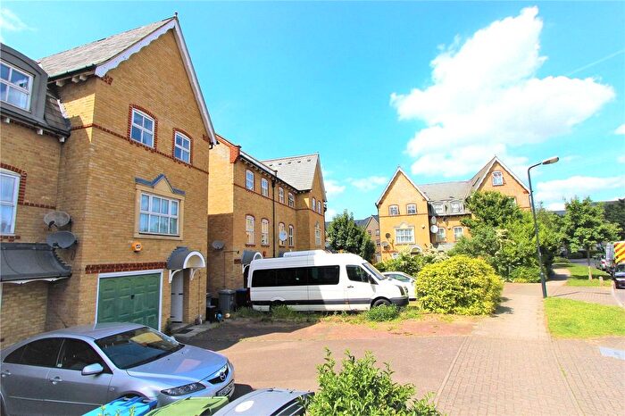 4 Bedroom Semi-Detached House For Sale In Chamberlayne Avenue, Wembley, HA9
