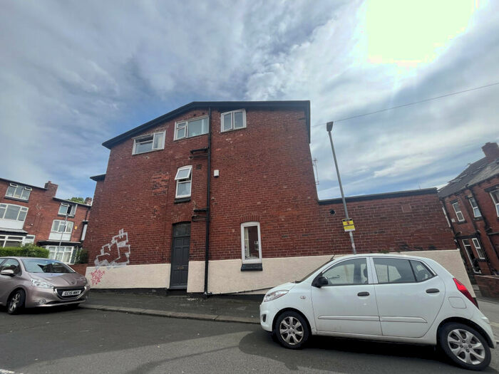 4 Bedroom Terraced House To Rent In Raven Roada, Headingley, Leeds, West Yorkshire, LS6