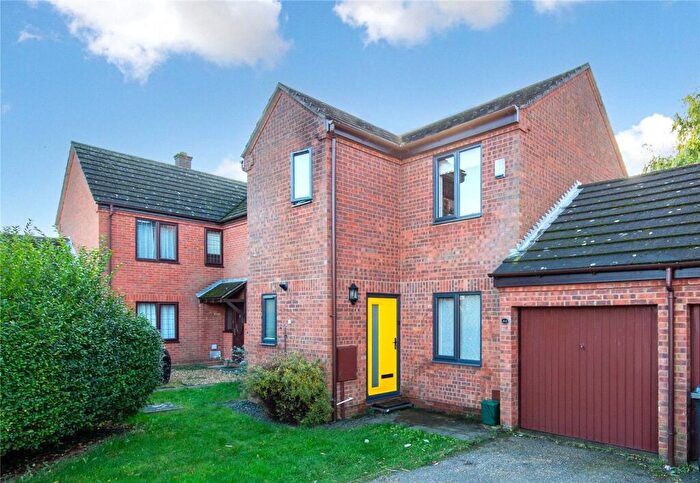 3 Bedroom Link Detached House For Sale In Salisbury Grove, Giffard Park, Milton Keynes, MK14
