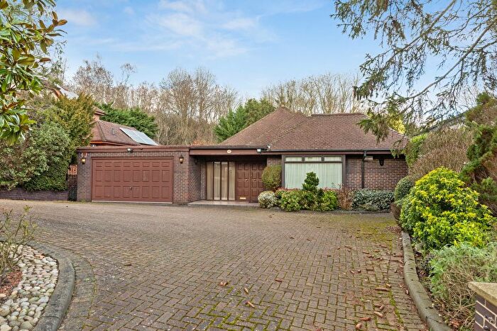 2 Bedroom Bungalow For Sale In Dennis Lane, Stanmore, HA7