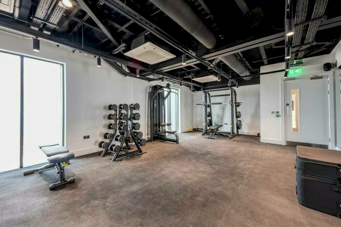 1 Bedroom Flat To Rent In Bagshot Road, GU24