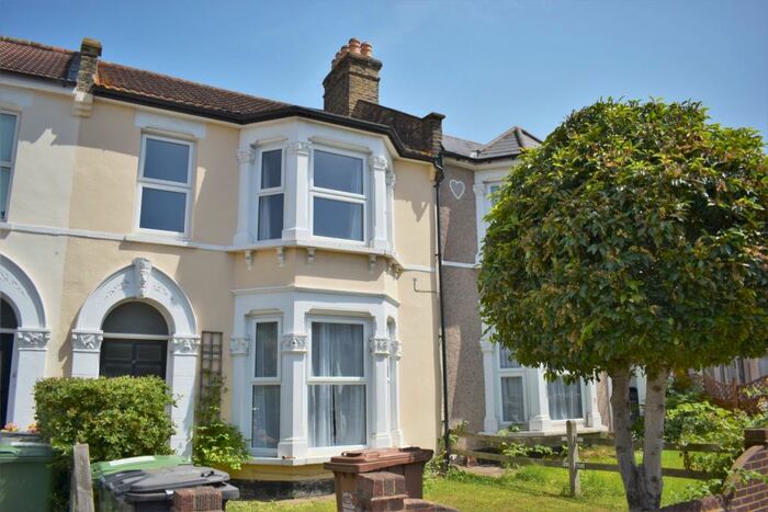 4 Bedroom Terraced House To Rent In Minard Road London, SE6