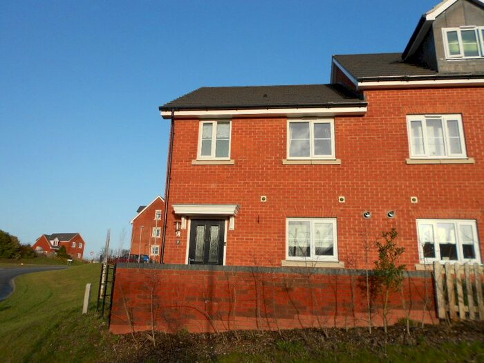2 Bedroom End Of Terrace House To Rent In Buzzard Rise, Stowmarket IP14