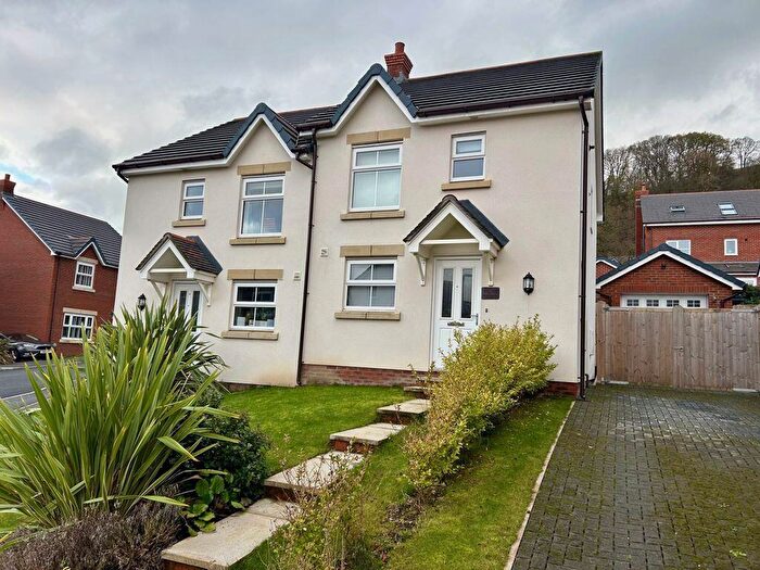 2 Bedroom Semi Detached House For Sale In Maes Helyg, Llangollen, LL20