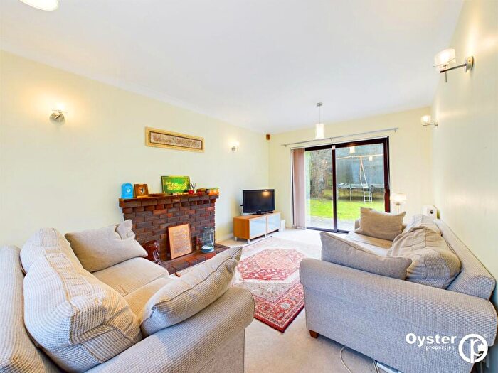 4 Bedroom Detached House For Sale In Uxbridge Road, Harrow, HA3
