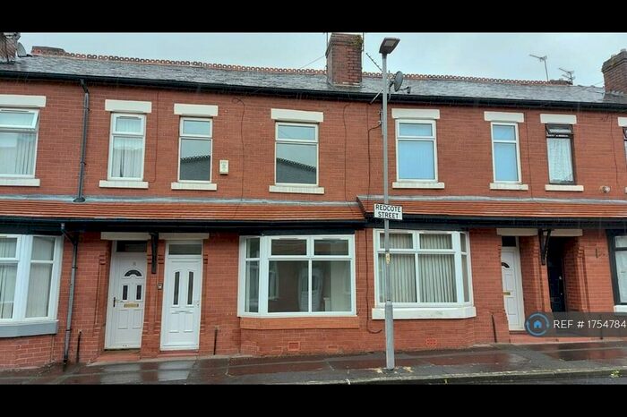 3 Bedroom Terraced House To Rent In Redcote Street, Manchester, M40
