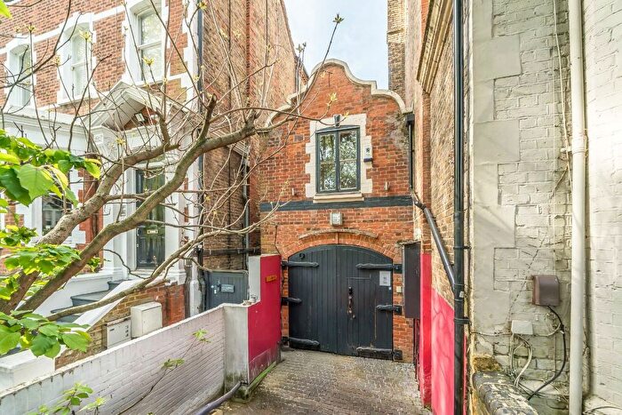 Studio To Rent In Trouville Road, Clapham, SW4