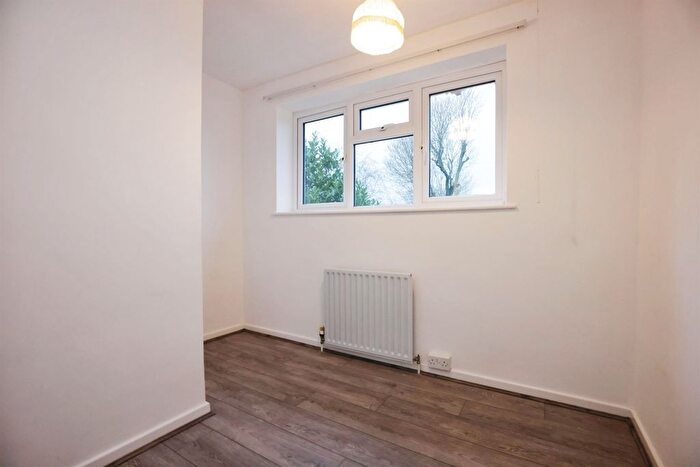 3 Bedroom End Of Terrace House For Sale In Bromwich Road, Hillmorton, Rugby, CV21