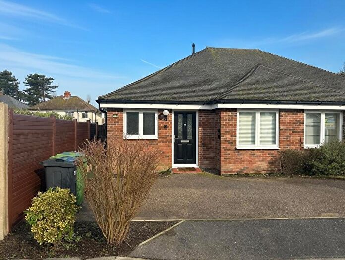2 Bedroom Semi-Detached Bungalow For Sale In Longfield Place, Maidstone, ME15