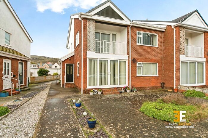 2 Bedroom Flat For Sale In Trinity Crescent, Llandudno, LL30