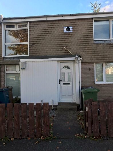 2 Bedroom Flat To Rent In Mardale, Albany, Washington, NE37