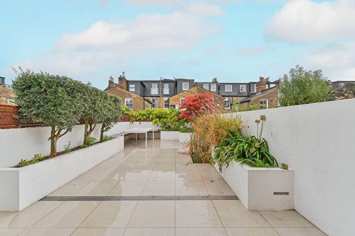 5 Bedroom Property For Sale In Kimberley Road, Clapham North, London, SW9
