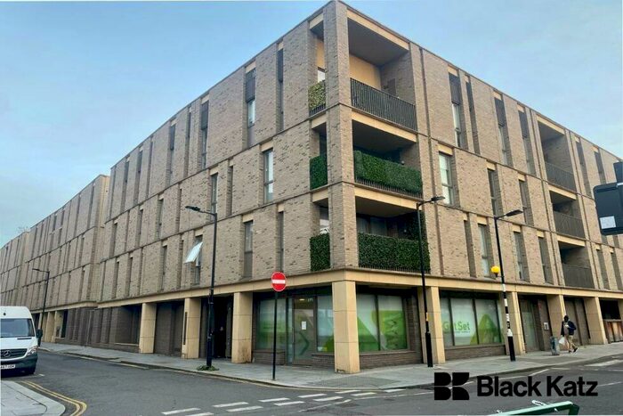 2 Bedroom Flat To Rent In Stead Street, Elephant And Castle, SE17