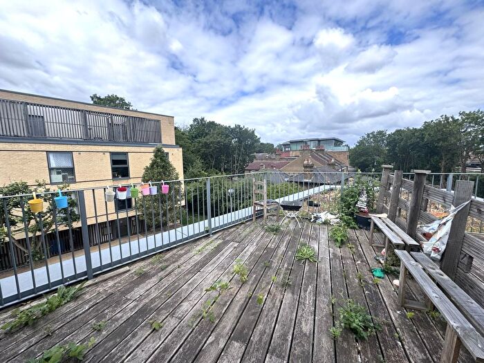 2 Bedroom Flat To Rent In Nightingale Grove, London, SE13