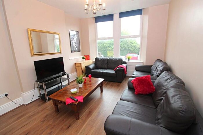 4 Bedroom Flat To Rent In Pickmere Road, S10
