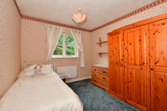 4 Bedroom Detached House For Sale In Postmill Close, Croydon, Surrey, CR0