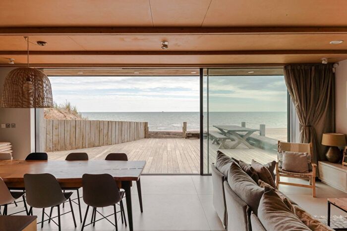 4 Bedroom Detached House For Sale In The Blue House, Camber, East Sussex, TN31