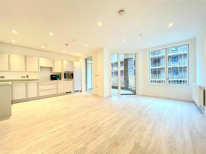 2 Bedroom Flat To Rent In Skinner Apartments Barking, Riverside, Riverside, IG11