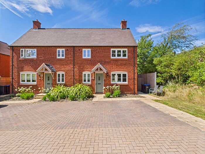 3 Bedroom Semi-Detached House For Sale In Tanters Road, Towcester, NN12