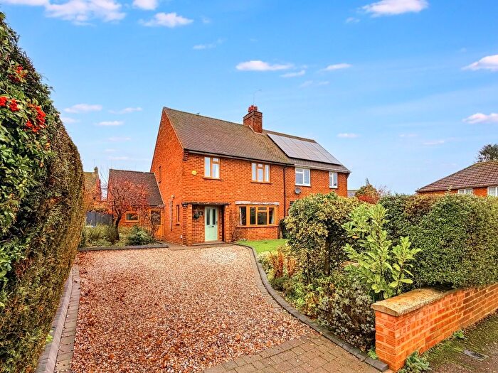 3 Bedroom Semi-Detached House For Sale In School Close, Yelvertoft, NN6